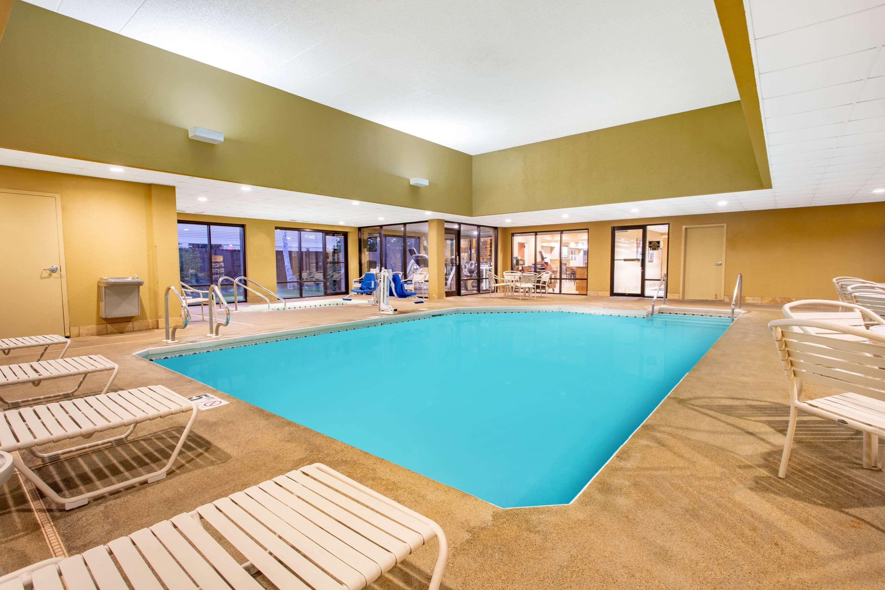 Americinn By Wyndham Madison West Eksteriør billede