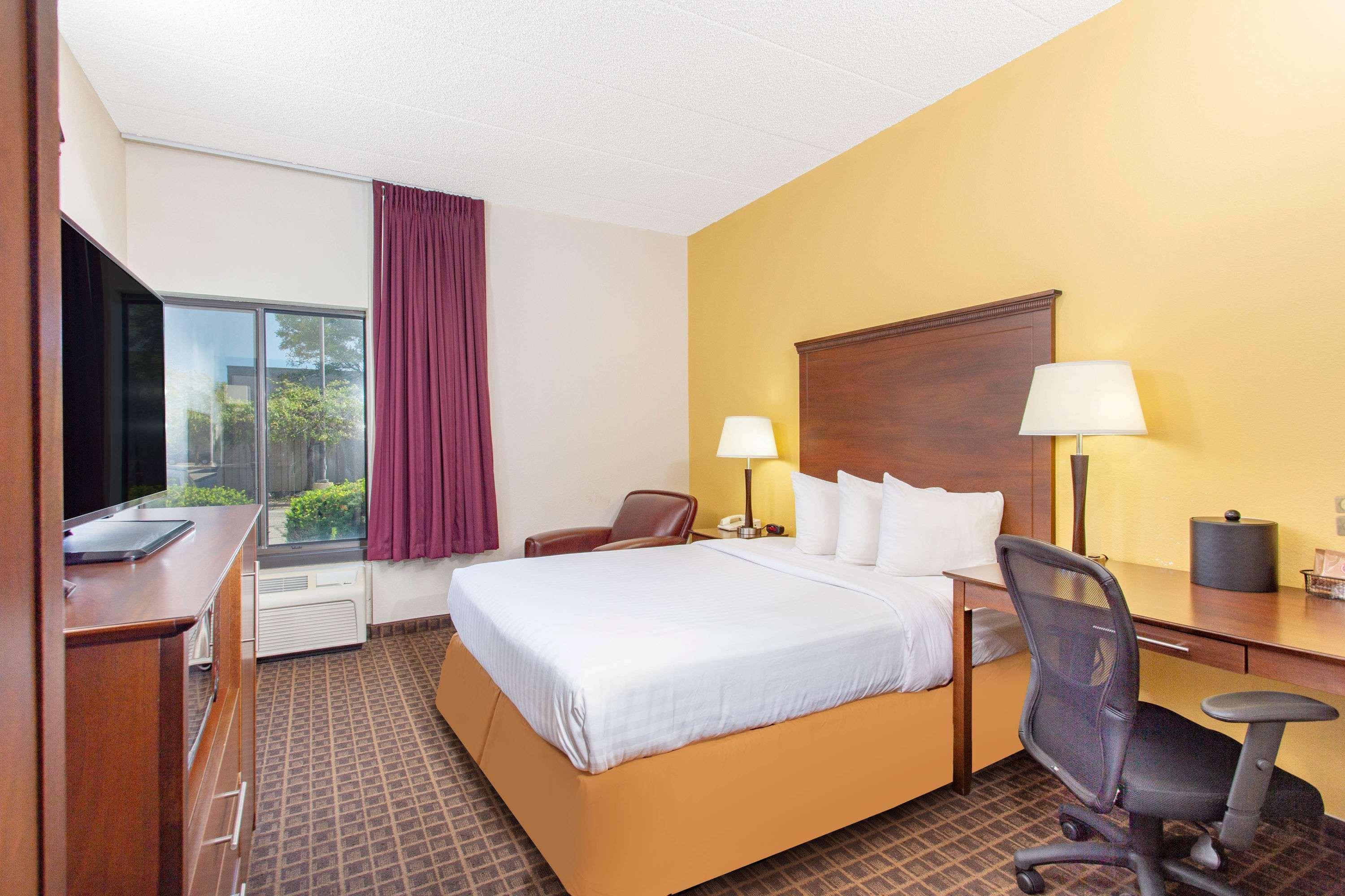 Americinn By Wyndham Madison West Eksteriør billede